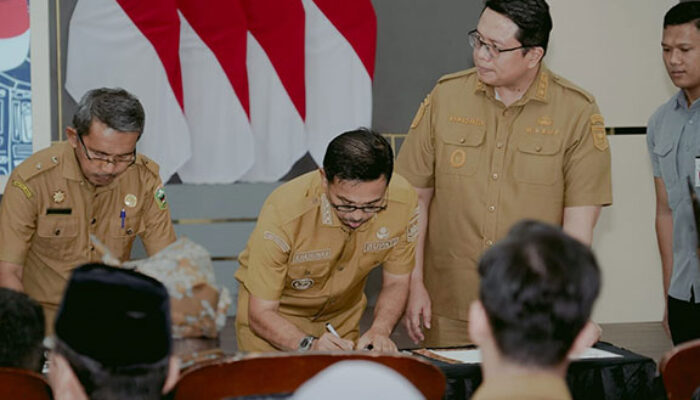 Dukung Pembentukan Posbankum Nagari, Bupati Khairunas Terima Penghargaan Dari Menkum RI