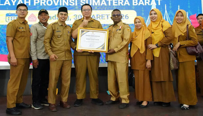 Berkomitmen Memberi Akses Keadilan Kepada Masyarakat, Pemkab Tanah Datar Diganjar Penghargaan