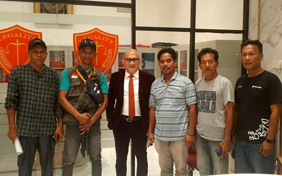 Hukum