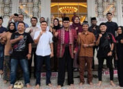 Di Masjid Musafir, Irfendi Arbi dan Wartawan Luak Limo Puluah Perkuat Silaturahmi Ramadan