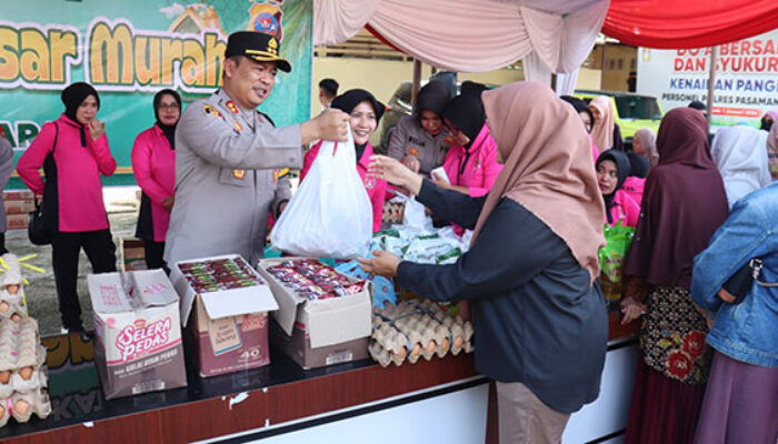 Polres Pasaman Barat Gelar Pasar Murah, Warga Serbu Sembako Harga Terjangkau
