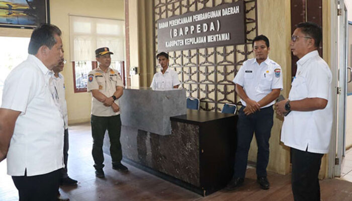 Sekda Mentawai Sidak Disiplin ASN Pasca Lebaran, Absen Online Diperketat