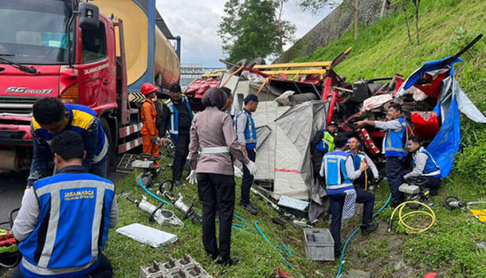 Tabrakan Tiga Truk di Tol Semarang–Solo, Satu Penumpang Tewas