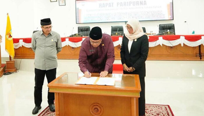 DPRD Tanah Datar Sepakat, Ranperda Pajak dan Retribusi Disahkan Jadi Perda