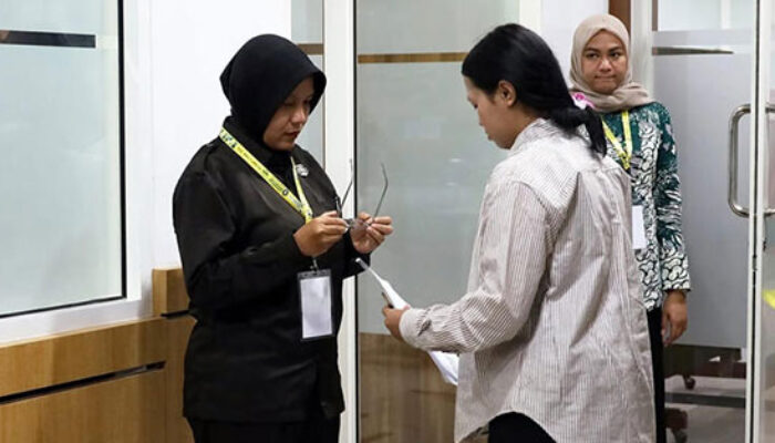 Peserta UTBK di Undip Kedapatan Curang, Gunakan Alat Elektronik Tersembunyi di Telinga
