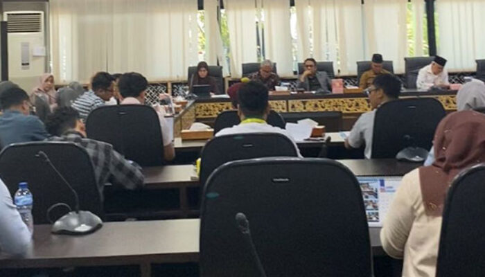 DPRD Sumbar Siap Bentuk Pansus, Buruh Desak Disnakertrans Bertanggung Jawab