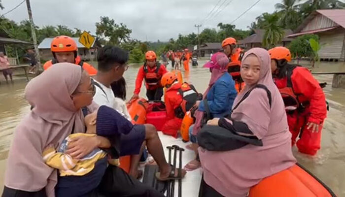 Banjir Kepung Sipora Selatan, Tim SAR Mentawai Gerak Cepat Evakuasi Warga 