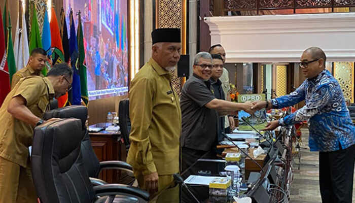 DPRD Sumbar Soroti Infrastruktur dan Pendidikan dalam Rapat Paripurna Ranperda Strategis