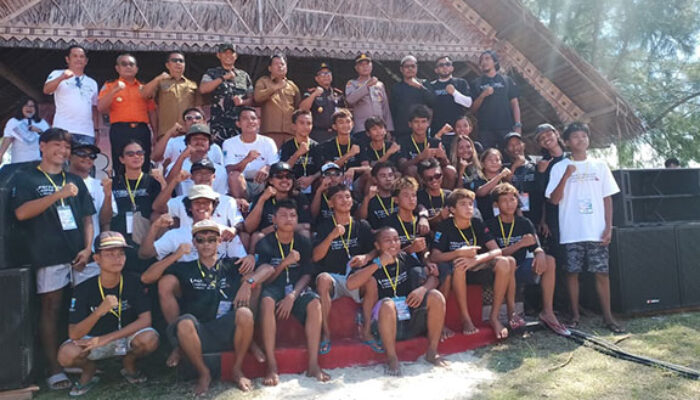 Wakil Bupati Jakop Saguruk Buka Resmi Bupati Cup Mentawai Surfing Competition di Pantai Mapaddegat
