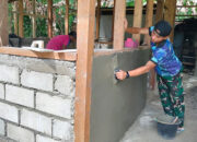 TNI AD dan Warga Mentawai Pacu Pembangunan RTLH, Rumah Milik Hilarius Masuki Tahap Finishing