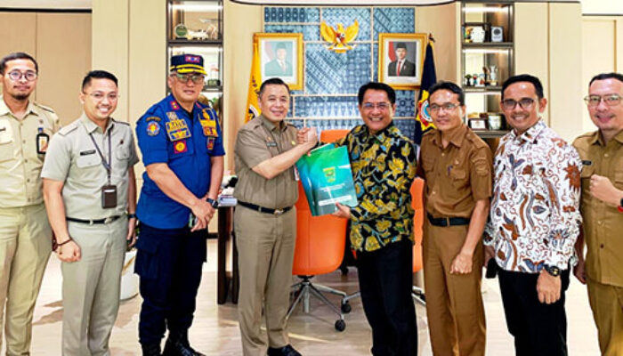 Ke DKI Jakarta, Bupati JKA Perjuangkan Hibah Mobil Damkar dan Armada Sampah untuk Padang Pariaman