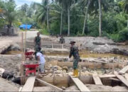 Satgas Karya Bakti TNI AD untuk Rakyat 2026 Benahi Abutmen Jembatan Gobik di Desa Bosua