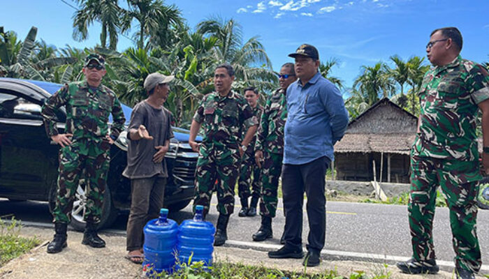 Hari Kedua di Mentawai, Wadan Pusterad Tinjau Sejumlah Sasaran Fisik Karya Bakti TNI AD untuk Rakyat