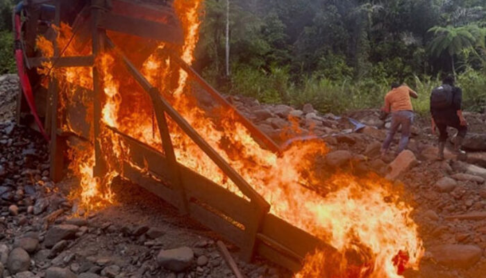 Polres Pasbar Sasar Jantung PETI Gunung Tuleh, Pondok dan Fasilitas Tambang Ilegal Dimusnahkan