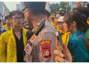 Adu Mulut Polisi dan Mahasiswa Warnai Aksi Kritik terhadap Pemerintah