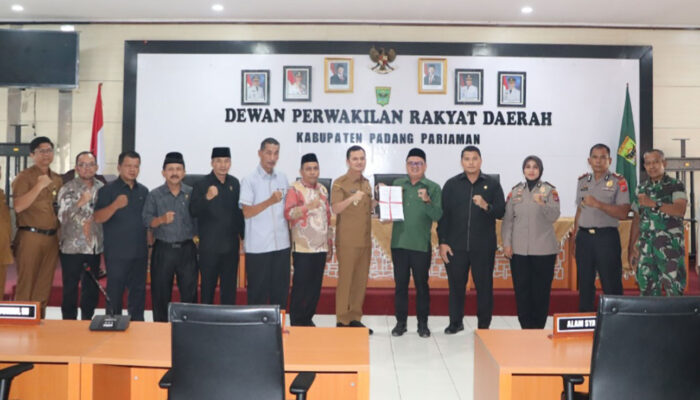 Rapat Paripurna DPRD Padang Pariaman, Pemkab Laporkan Surplus APBD 2025