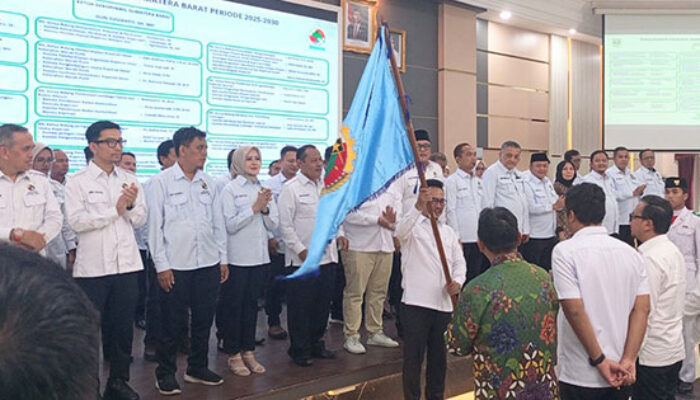 Dekopinwil Sumbar Resmi Dikukuhkan, Gun Sugianto Canangkan Transformasi Koperasi Berbasis Digital dan Ekonomi Hijau