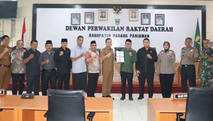 Pemkab Padang Pariaman Serahkan Ranperda Pertanggungjawaban APBD 2025