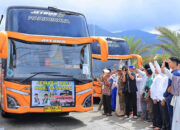 Ketua DPRD Pasaman dampingi Bupati Welly Suhery Lepas Keberangkatan JCH Kloter 10