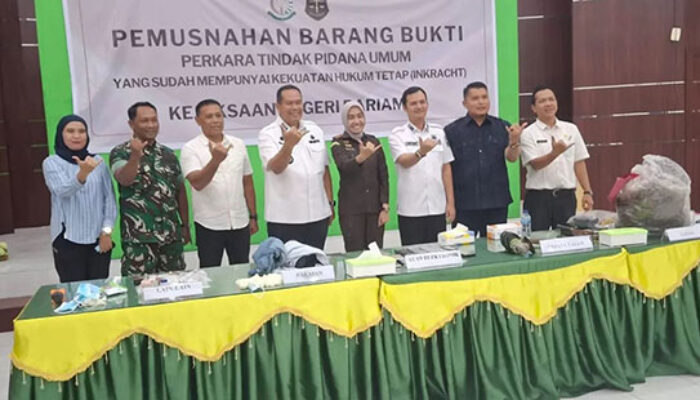 Wakil Ketua DPRD Padang Pariaman Hadiri Pemusnahan Barang Bukti di Kejari Pariaman