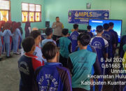 Polsek Hulu Kuantan Berikan Sosialisasi Kenakalan Remaja dan Latihan PBB kepada Peserta MPLS SMAN 1 Hulu Kuantan