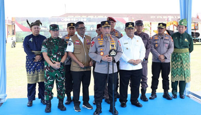 Kapolri Serahkan Bantuan Peralatan Karhutla di Riau, Ingatkan Ancaman El Niño dan Prioritaskan Pencegahan