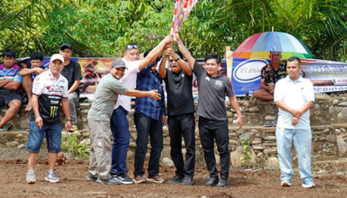 Wakil Ketua DPRD Sumbar Tutup Kejurnas Grasstrack 2026