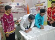 Bawaslu dan Pemkab Kepulauan Mentawai Teken MoU Penguatan Demokrasi dan Pengawasan Pemilu