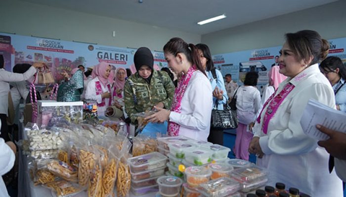 Produk Karya Warga Binaan Rutan Batam Curi Perhatian Ibu Wakil Presiden Dalam Kunjungan Kerja Rangkaian Hari Anak Di Kepulauan Riau