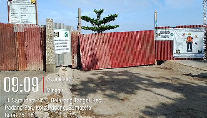 Proyek Pantai Padang Rp2,21 Miliar Mulai Dikerjakan, Pekerja Diduga Abaikan APD