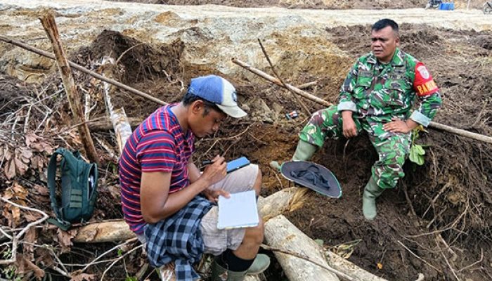 Babinsa Koramil 01/Muaro Sikabaluan Pererat Silaturahmi dengan Nelayan Melalui Komsos di Desa Sigapokna
