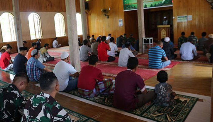 Prajurit Kodim 0319/Mentawai dan Masyarakat Gelar Doa Bersama Sambut HUT ke-1 Kodam XX/Tuanku Imam Bonjol