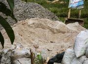 Diduga Digunakan Pasir Laut, Tower Induk di Desa Muntai Dipertanyakan