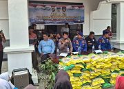 JALUR Hadir di Bandar Alai Kari, Dit Pol Air Polda Riau dan Polres Kuansing Berikan Layanan Kesehatan hingga Bantuan Sembako