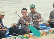 Kapolres Kuansing Menjadi Timbo Ruang Jalur Eksibisi, Semarakkan Pacu Jalur Event Nasional 2026