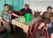 Babinsa Koramil 04/Sikakap Gelar Komsos Bersama Mitra Karib di Desa Saumanganya