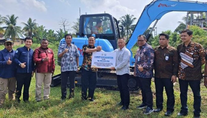Sekjen KKP Tancap Gas Pulihkan Perikanan Pascabanjir, Excavator, 15 Ribu Benih Ikan dan Pakan Disalurkan ke Padang Pariaman