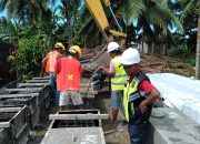 Proyek Pengaman Pantai Sikabaluan Dipertanyakan: Kubus Beton Disorot, Diduga Gunakan BBM Subsidi