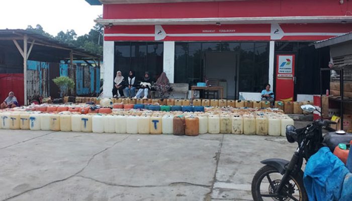 Pertalite Bersubsidi di SPBU KM 9,5 Mentawai Diborong Pakai Jeriken, Diakui untuk Dijual Lagi