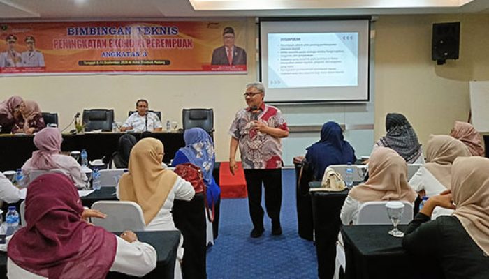 Muhidi Dorong Ekonomi Perempuan Tak Berhenti di Seremoni: Regulasi, Anggaran dan Pasar Harus Dibuka