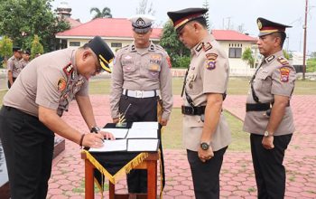 Sertijab Pejabat Polres Mentawai, Plt. Kapolres Tekankan Profesionalisme dan Tanggung Jawab