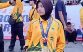 Kayla Febri Yani Bawa Padang Pariaman Raih Medali Emas Floorball Porprov XVI Sumbar