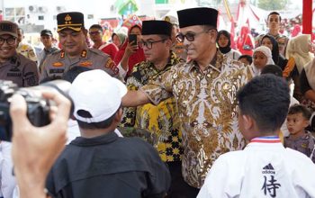 Pawai Siswa Hingga Nagari Warnai Jalanan Ibu Kota Solsel