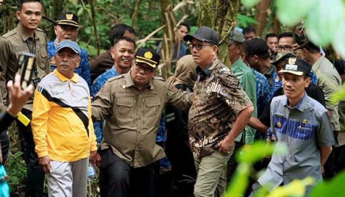 Hiking Tipis-Tipis ke Danau Bukit Bontak Solsel