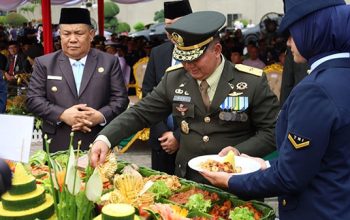 Ribuan Mata Tertuju ke Lapangan Gubernur Riau, Kodam XIX/Tuanku Tambusai Gelar Upacara HUT TNI ke-81