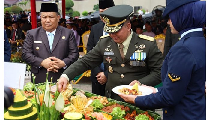 Ribuan Mata Tertuju ke Lapangan Gubernur Riau, Kodam XIX/Tuanku Tambusai Gelar Upacara HUT TNI ke-81