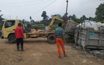 Sampah Proyek Berserakan di Belakang RSUD Mentawai, Pelaksana Diminta Bertanggung Jawab