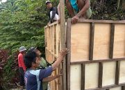 Satgas TMMD ke-130 Bersama Warga Kebut Pemasangan Bak Penampung Air di Dusun Pogari