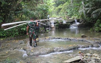 Satgas TMMD ke-130 Kodim 0319/Mentawai Perjuangkan Air Bersih untuk Warga Pogari