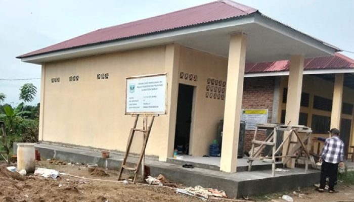 Pembangunan Toilet SMAN 2 Lubuk Alung Sesuai Gambar Perencanaan, Kini Tahap Finishing